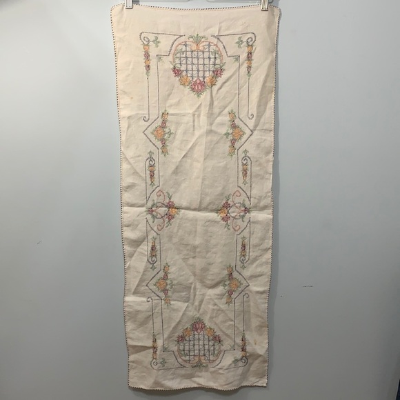 Vintage Cross-stitch Floral Pineapple Hearts Linen Tea Towel Runner 39.5” x 16” - Picture 11 of 17